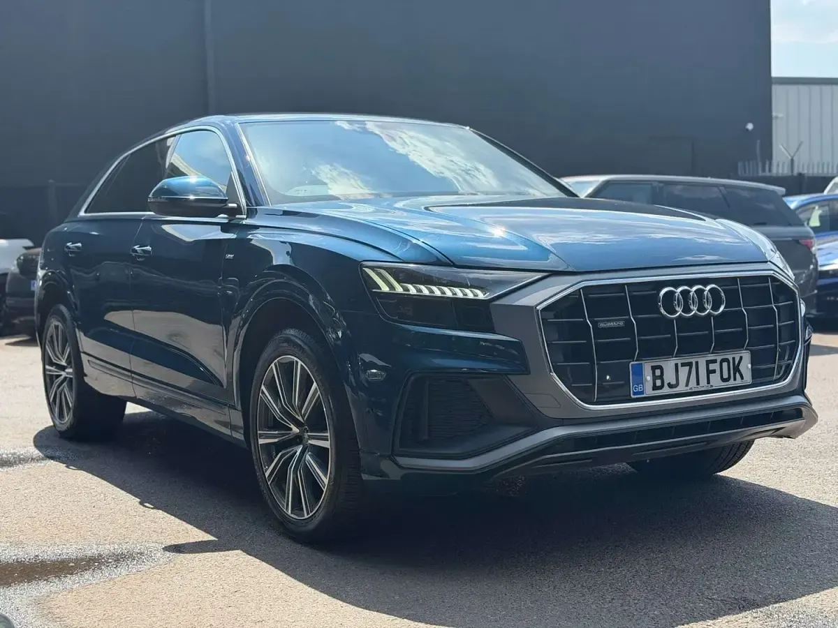 Used Audi Q8 S-Line 286 HP (210 kW) 2020 Blue SUV