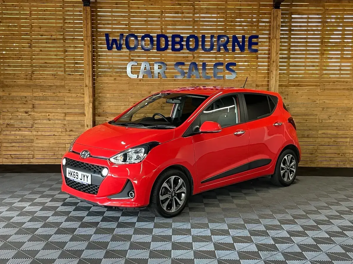 Used Hyundai i10 Premium SE 87 HP (63 kW) 2019 Red Hatchback