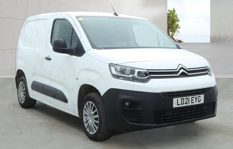 Used Citroën Berlingo 75 HP (55 kW) 2021 White MPV