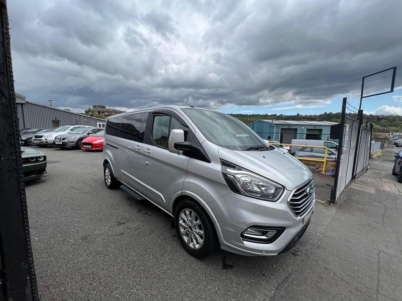 Used Ford Tourneo Titanium 130 HP (95 kW) 2018 Silver MPV