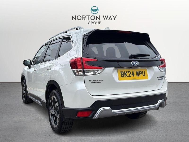 Used Subaru Forester Premium 148 HP (108 kW) 2024 White SUV