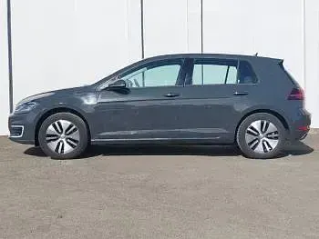 Begagnad VW e-Golf 99 kW (135 HK) 2019 Grå Halvkombi