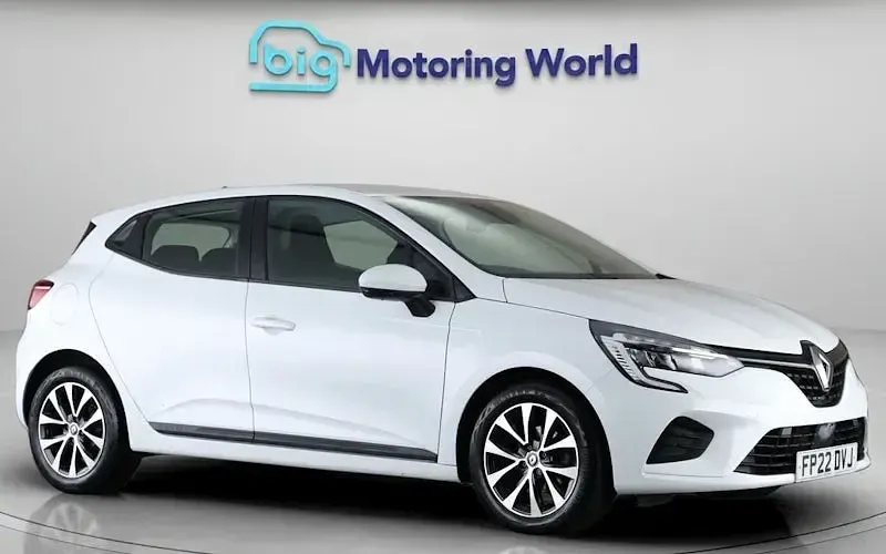 Used Renault Clio Iconic 90 HP (66 kW) 2022 Hatchback