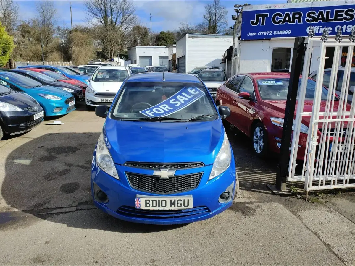 Used Chevrolet Spark 2010 Blue Hatchback