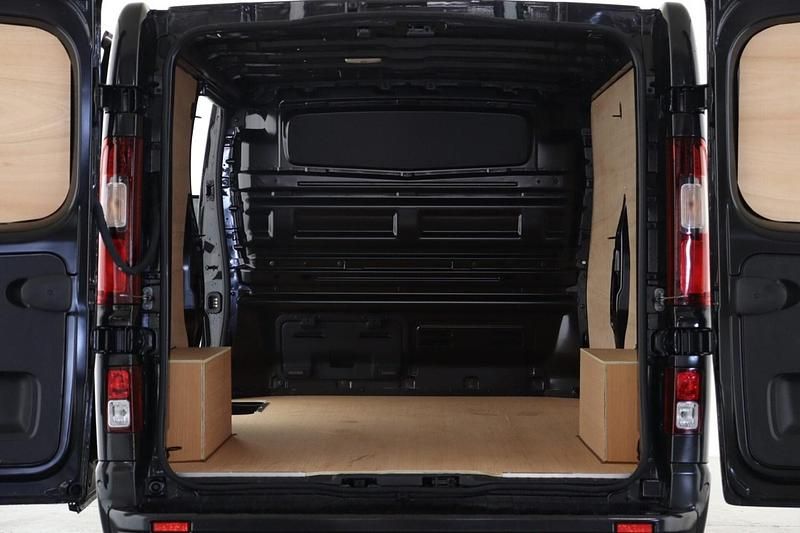 New Renault Trafic 2026 Black