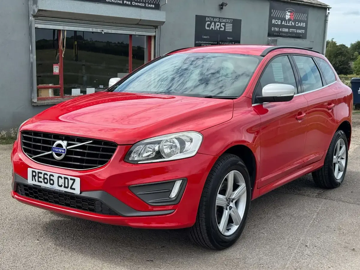 Used Volvo XC60 R-Design 190 HP (139 kW) 2017 Red SUV