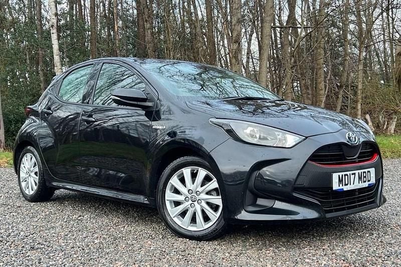 Used Toyota Yaris Hybrid 2021