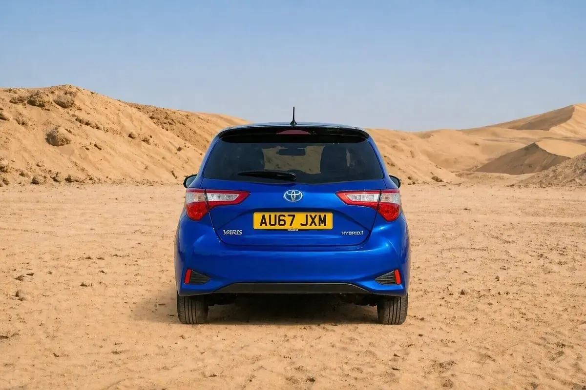 Used Toyota Yaris Hybrid Design 2017 Blue Hatchback