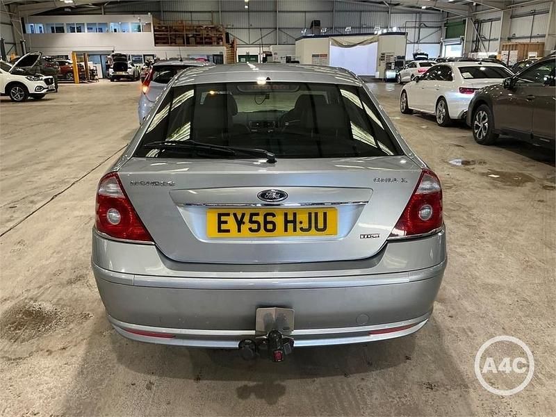 Used Ford Mondeo Ghia 2006 Silver Hatchback