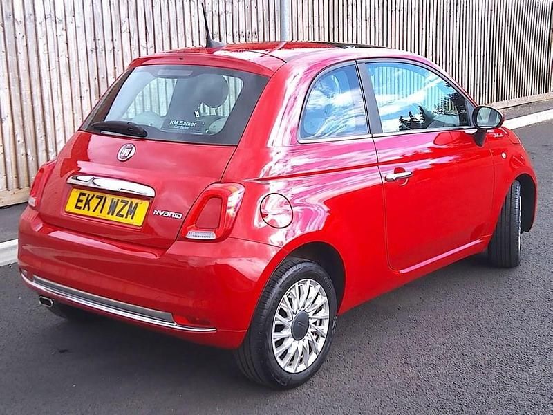 Used Fiat 500 Dolcevita 70 HP (51 kW) 2021 Red Hatchback