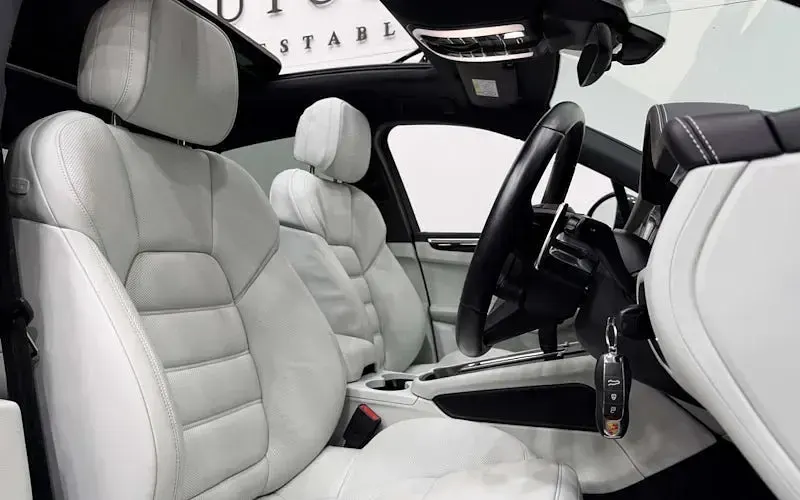 Used Porsche Macan 379 HP (278 kW) 2025 SUV