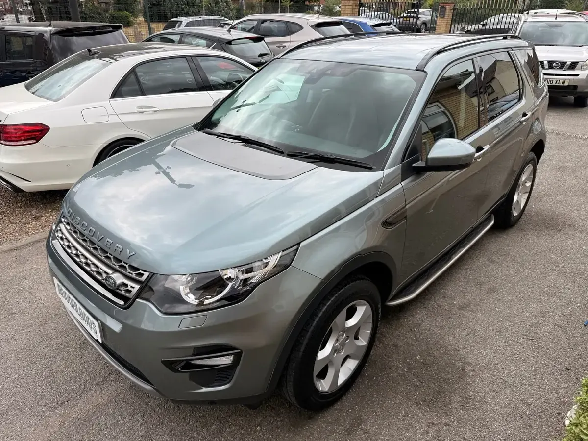Used Land Rover Discovery 4 SE 2015 Scotia grey SUV