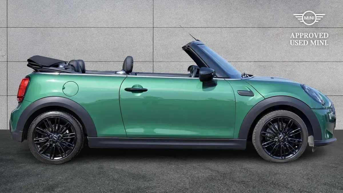 Used Mini Cooper Cabriolet Exclusive 134 HP (98 kW) 2023 Green Cabriolet