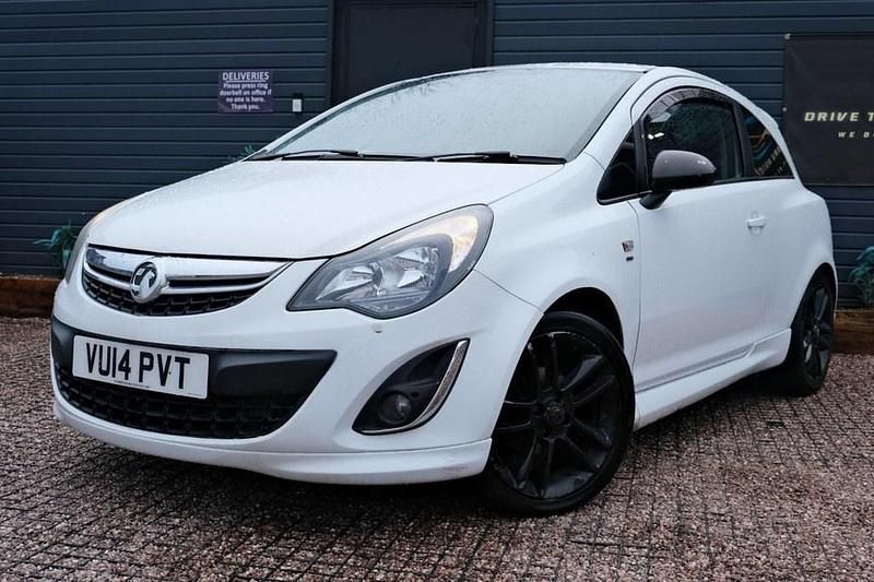Used Vauxhall Corsa SRi 100 HP (73 kW) 2014 White Hatchback