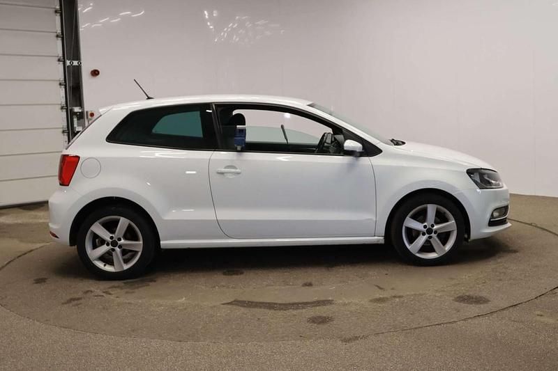 Used VW Polo SEL 2015 White Hatchback