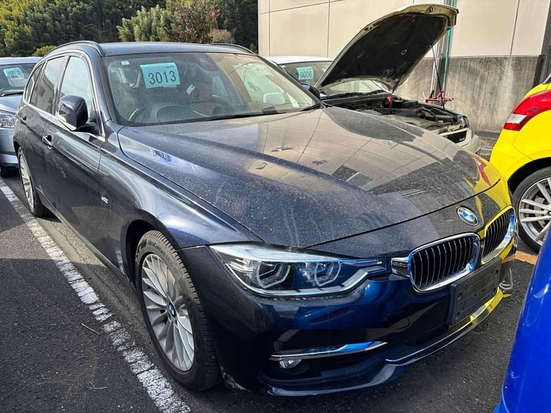 Used BMW 320 Luxury Line 190 HP (139 kW) 2015 Blue Estate