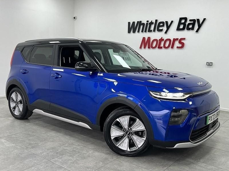 Blue Used 2022 Kia Soul EV 2 SUV | £16,490 (Fair price) - Image 1/4
