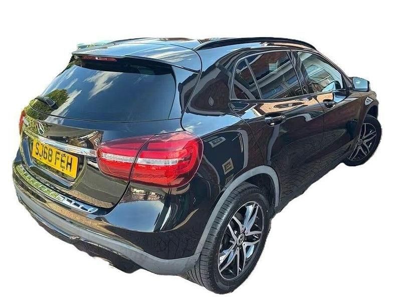 Used Mercedes GLA180 Urban 122 HP (89 kW) 2018 Black SUV