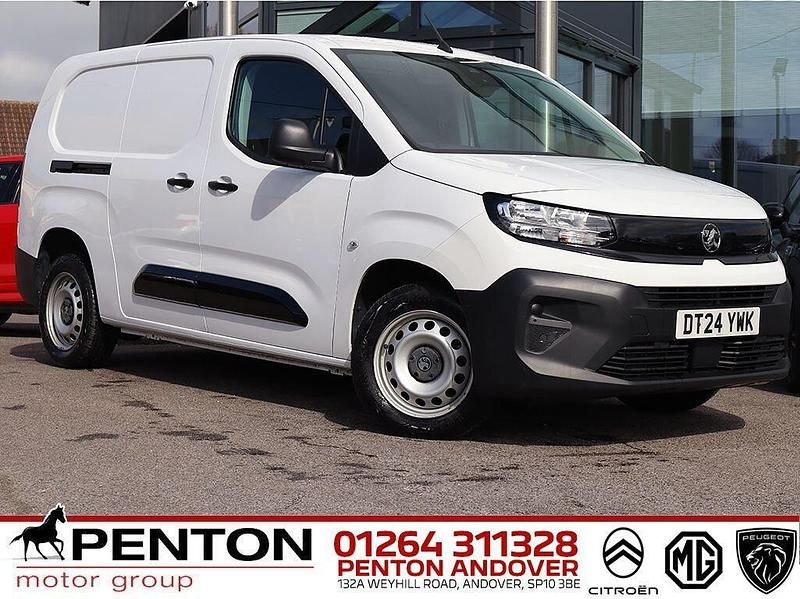 Used Vauxhall Combo S 100 HP (73 kW) 2024 White MPV
