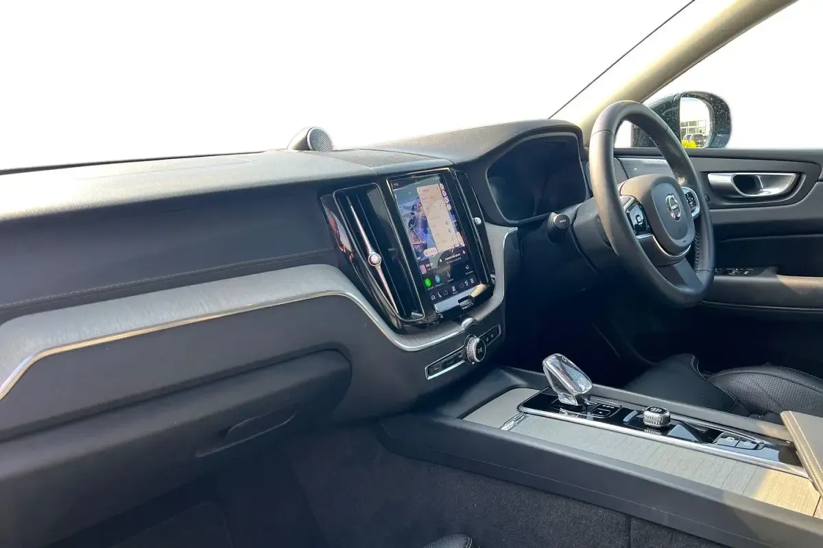 Used Volvo XC60 Ultra 250 HP (183 kW) 2024 Black SUV