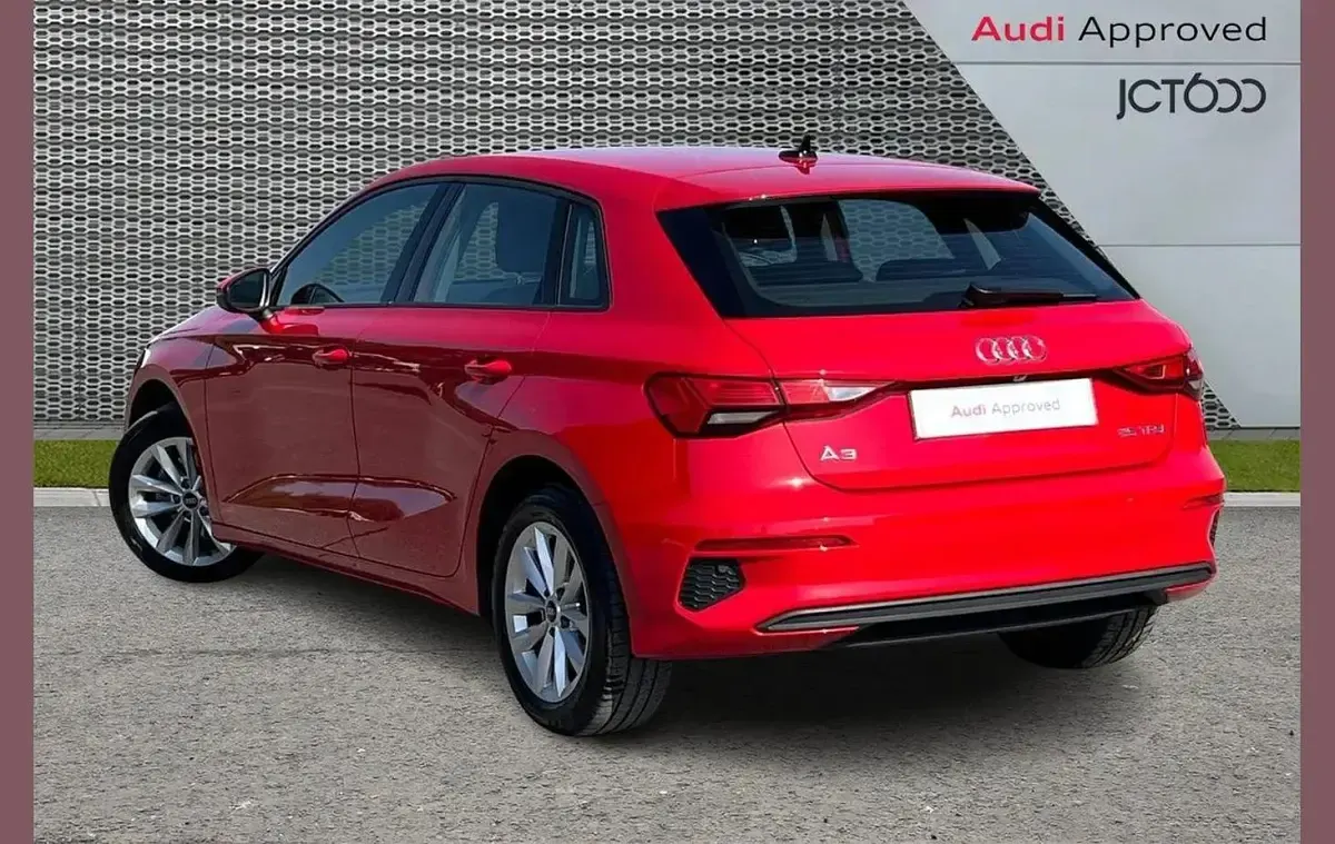 Used Audi A3 147 HP (108 kW) 2022 Red Sedan
