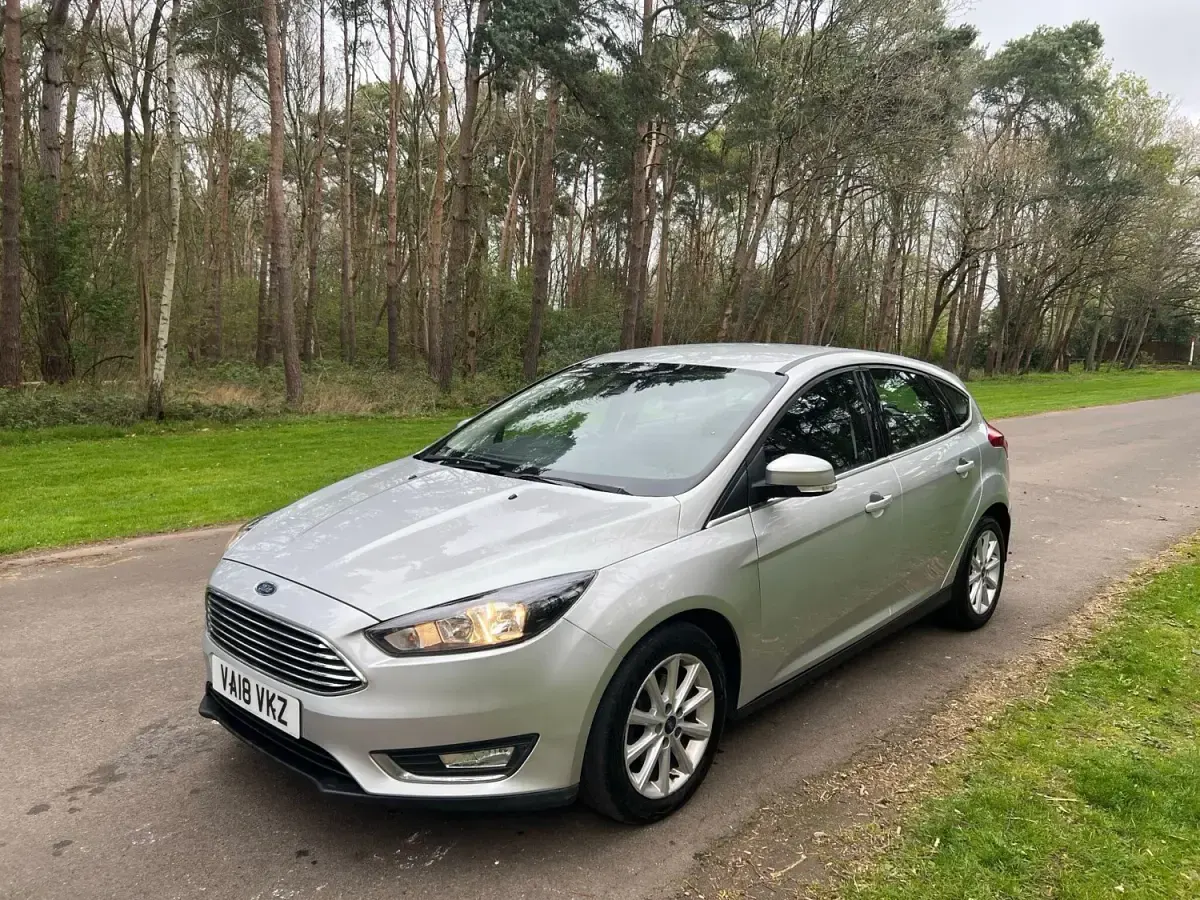 Używany Ford Focus Titanium 120 KM (88 kW) 2018 Srebrny Hatchback