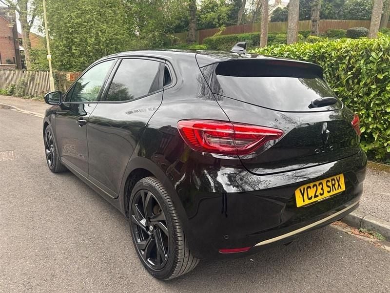 Used Renault Clio V Engineered 140 HP (102 kW) 2023 Black Hatchback