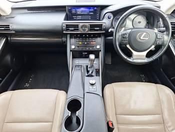 Used Lexus IS300h 223 HP (164 kW) 2017 Silver Sedan