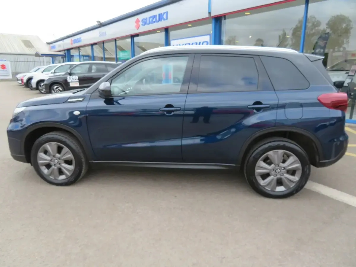 Second-hand Suzuki Vitara 110 CP (80 kW) 2025 Albastru SUV