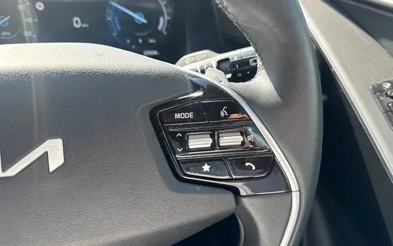 Used Kia e-Niro 150 kW (204 HP) 2025 White SUV