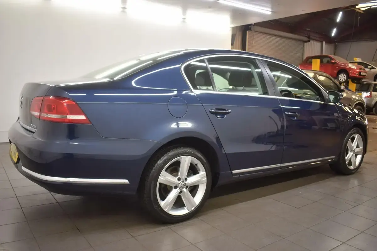 Used VW Passat SE 2011 Blue Sedan