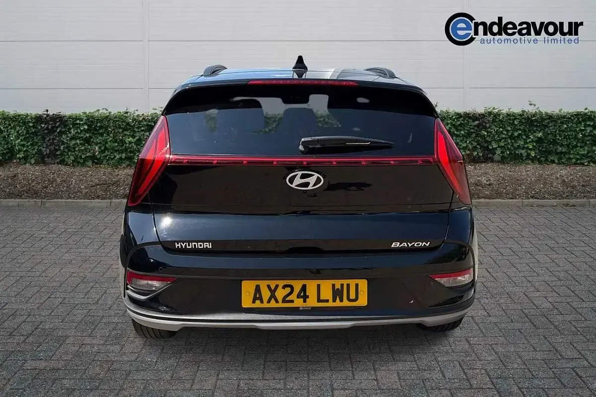 Used Hyundai Bayon Premium 100 HP (73 kW) 2024 Black SUV