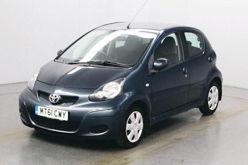 Green Used 2011 Toyota Aygo Hatchback | £5,990 (A bit pricey) - Image 1/4