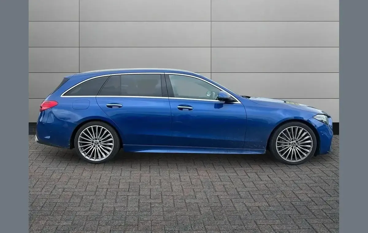 Used Mercedes C220 AMG Line Premium 217 HP (159 kW) 2022 Spectral blue Estate