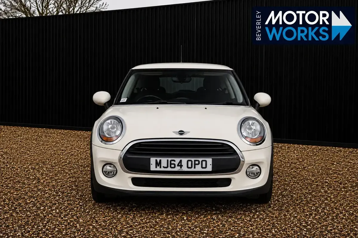 Used Mini ONE Hatch 102 HP (75 kW) 2014 White Hatchback