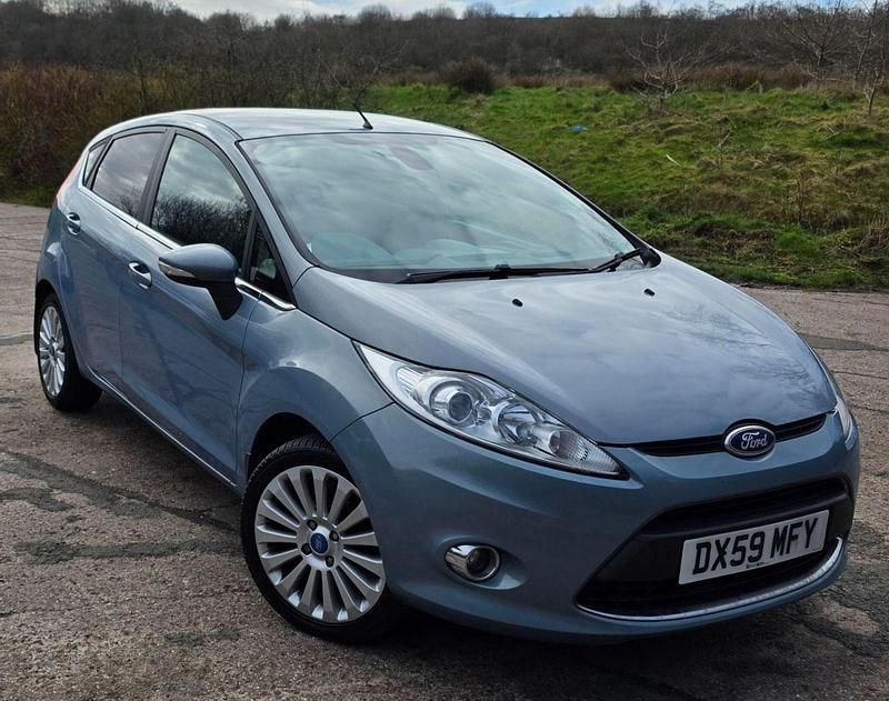 Used Ford Fiesta Titanium 2009 Blue Hatchback