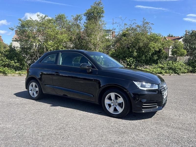 Begagnad Audi A1 2017 Svart Halvkombi