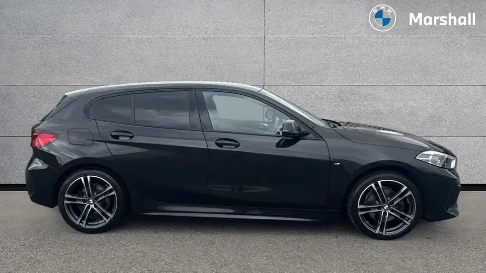 Used BMW 118 M Sport 136 HP (100 kW) 2023 Black sapphire Hatchback