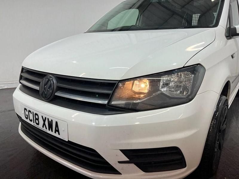 Usado VW Caddy Trendline 102 HP (75 kW) 2018 Branco Monovolume