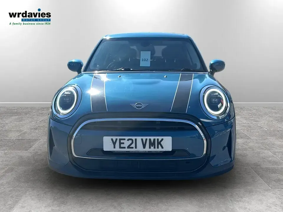 Used Mini Cooper Classic 134 HP (98 kW) 2021 Blue Hatchback