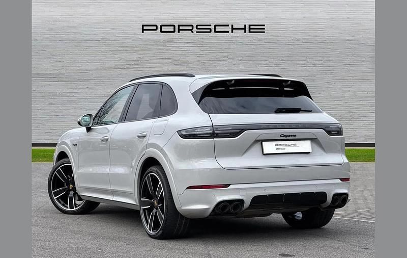 Used Porsche Cayenne Platinum Edition 456 HP (335 kW) 2023 Grey SUV
