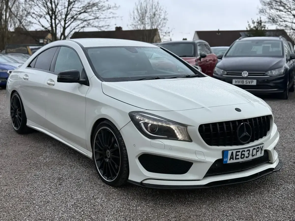 Usado Mercedes CLA220 AMG 170 HP (125 kW) 2013 Branco Sedan