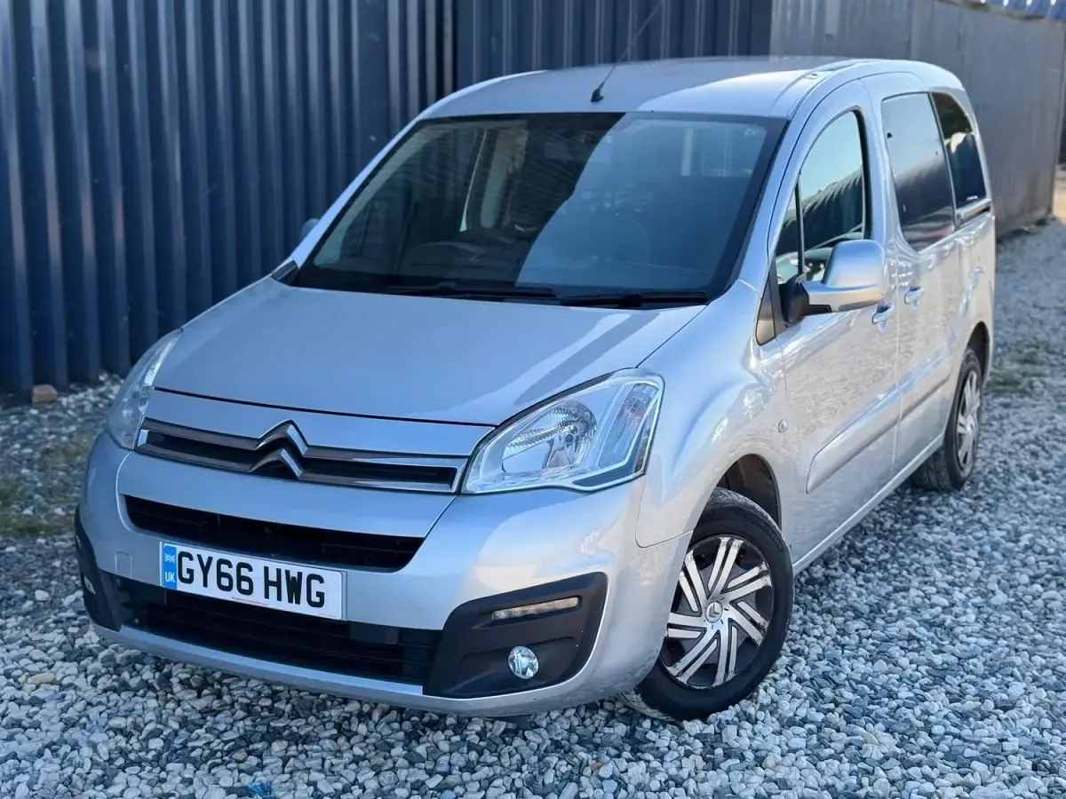 Used Citroën Berlingo Feel 98 HP (72 kW) 2016 Silver MPV