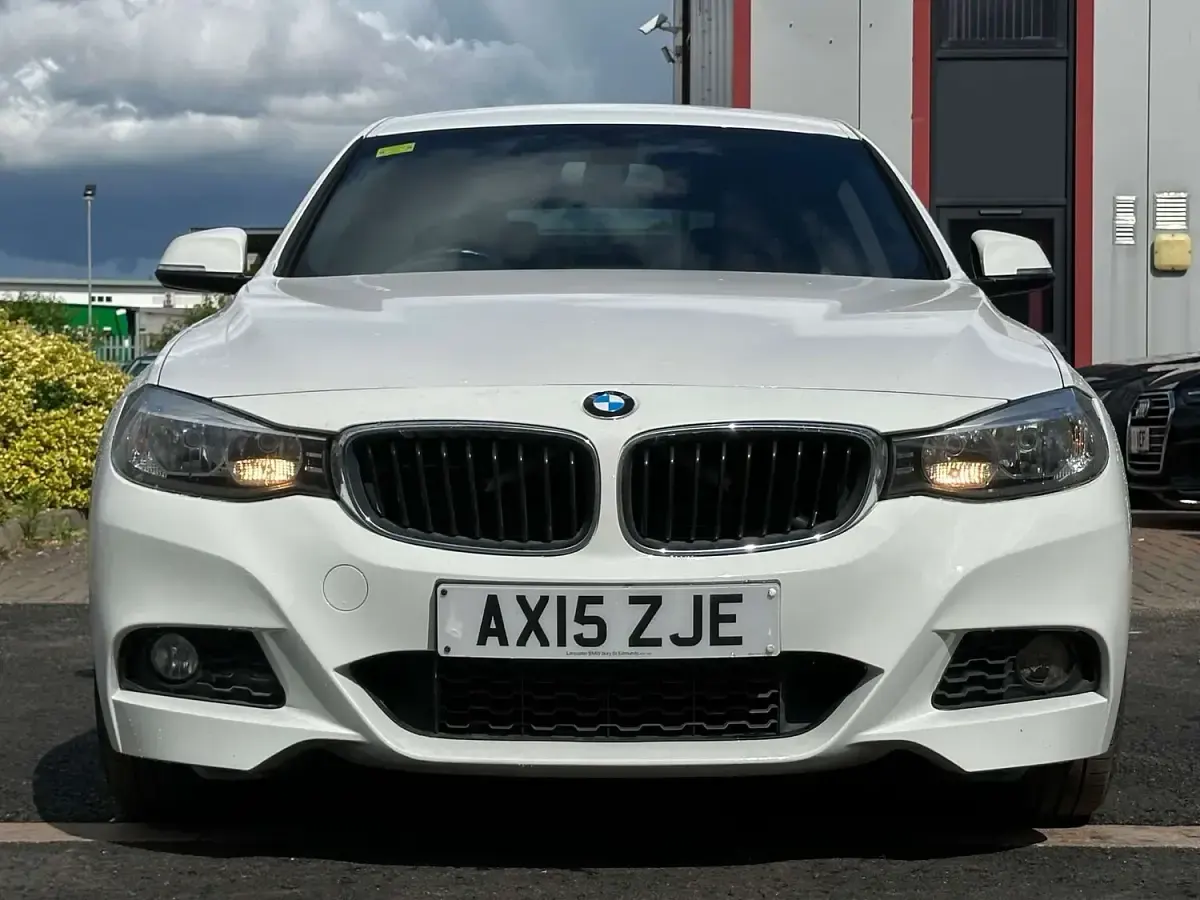 Used BMW 320 M Sport 2015 White Hatchback