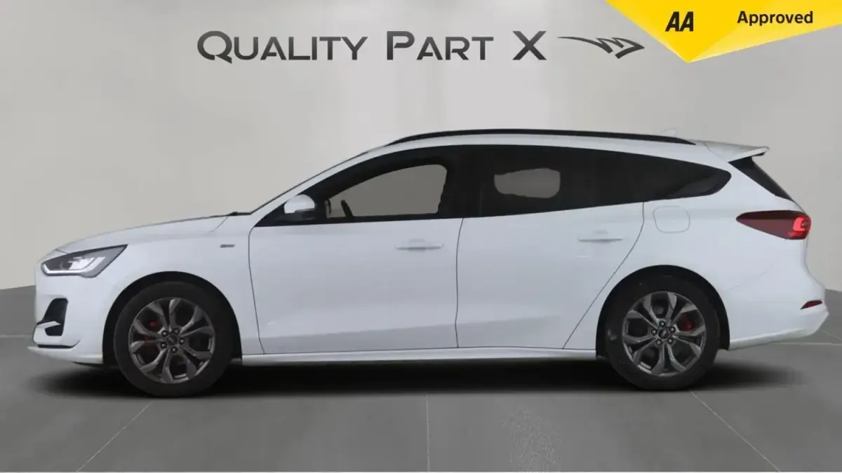 Usado Ford Focus ST-Line 2023 Blanco Familiar