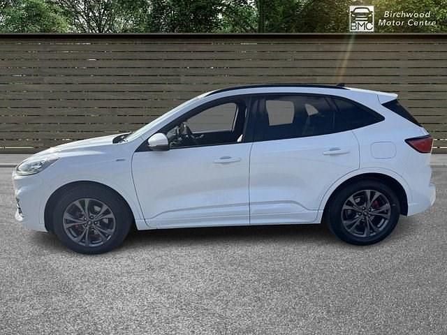 Używany Ford Kuga ST-Line 120 KM (88 kW) 2021 Biały SUV