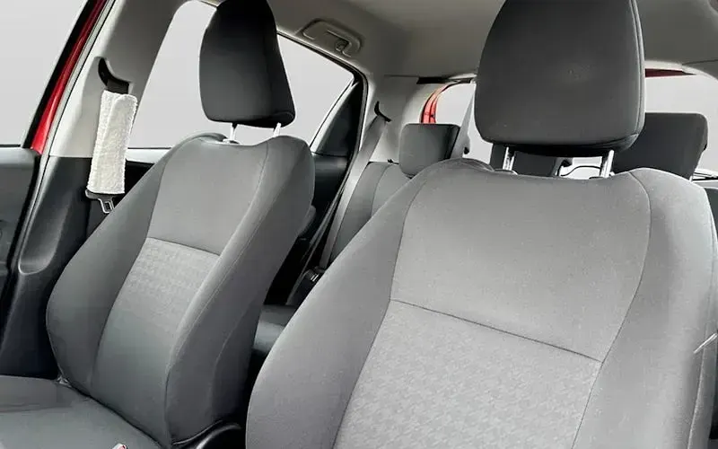 Used Toyota Yaris Hybrid Active 101 HP (74 kW) 2019 Red Hatchback