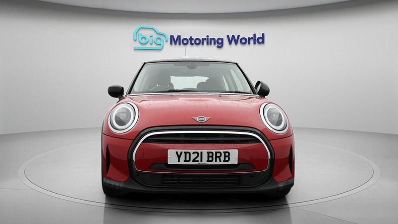 Used Mini Cooper Classic 136 HP (100 kW) 2021 Red Hatchback