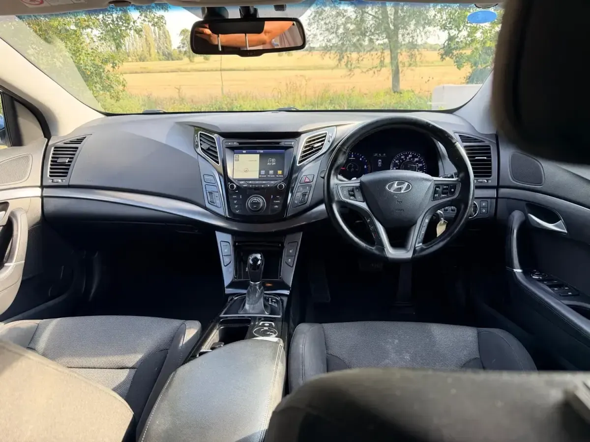 Used Hyundai i40 SE 141 HP (103 kW) 2015 Blue Estate