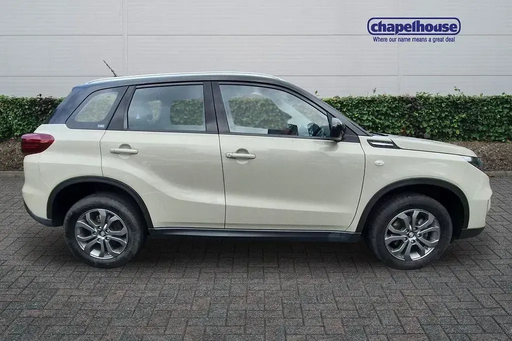 Used Suzuki Vitara SZ4 2022 Cream SUV